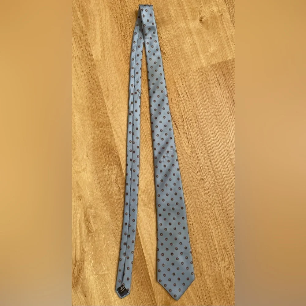 Adams Row silk tie gray with classic burgundy design